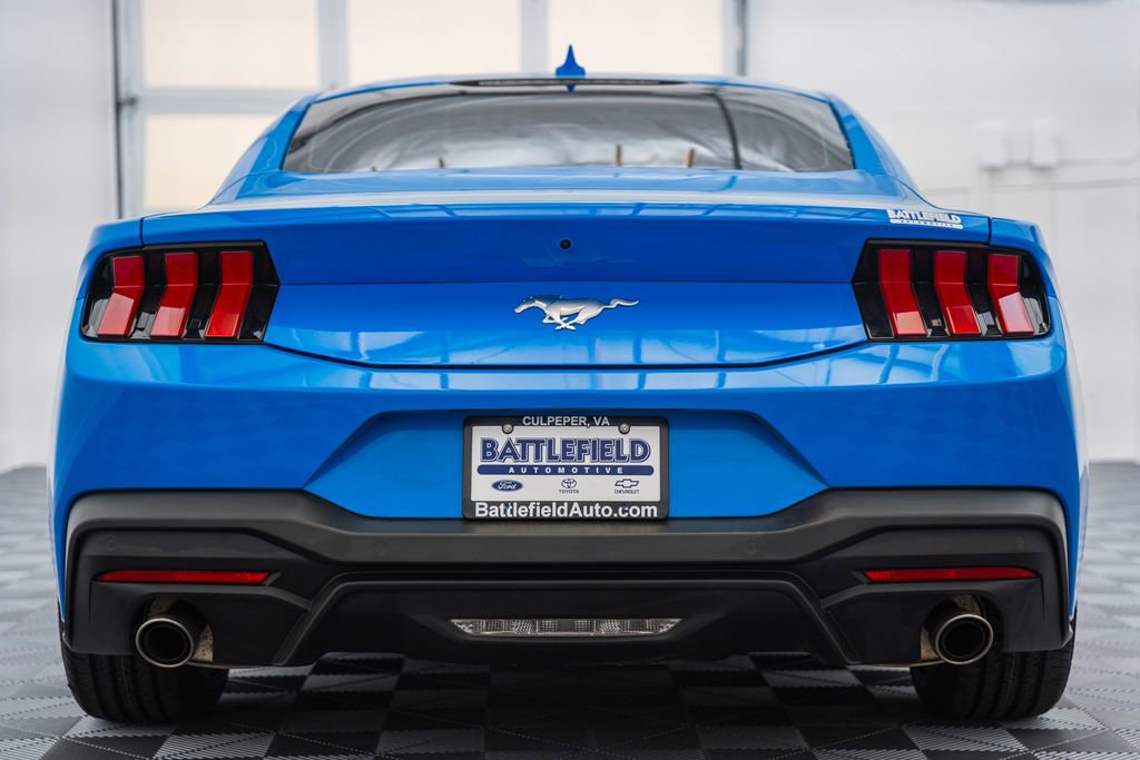 Used 2024 Ford Mustang Coupe image 6