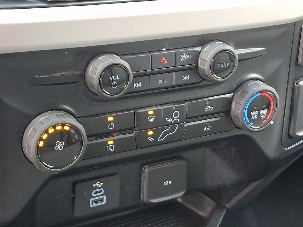 Certified 2025 Ford F250 XLT w/ Snow Plow Prep Package image 16