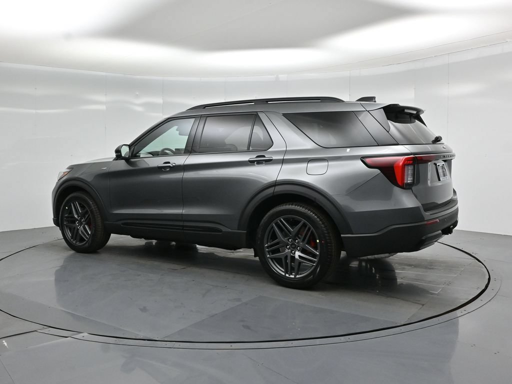 New 2026 Ford Explorer ST-Line w/ ST-Line Street Pack AWD/4WD image 6