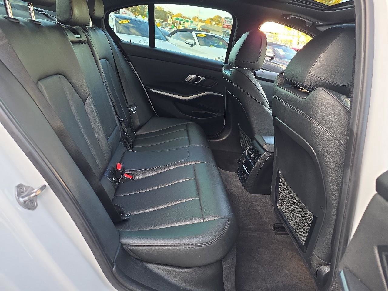 Used 2019 BMW 330i xDrive Sedan w/ Driving Assistance Package image 32