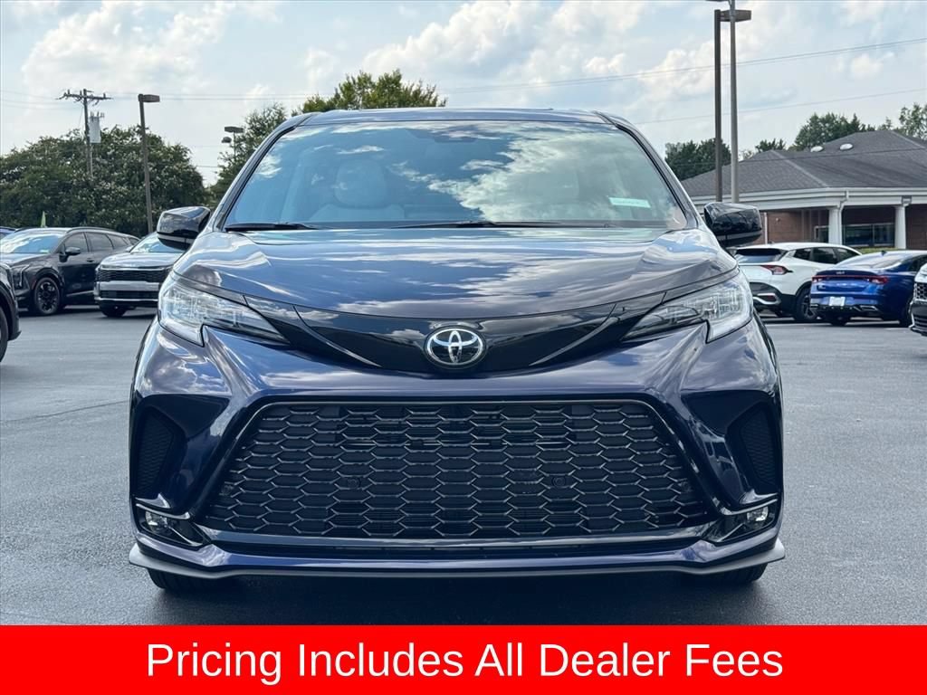 Used 2026 Toyota Sienna XSE FWD image 8