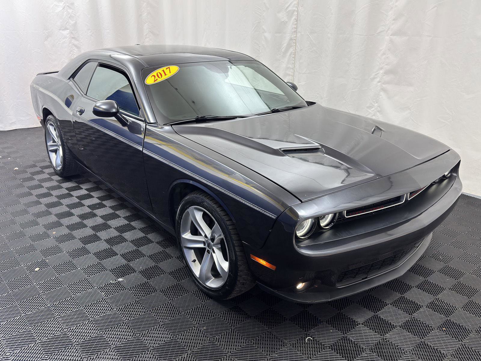 Used 2017 Dodge Challenger R/T image 12