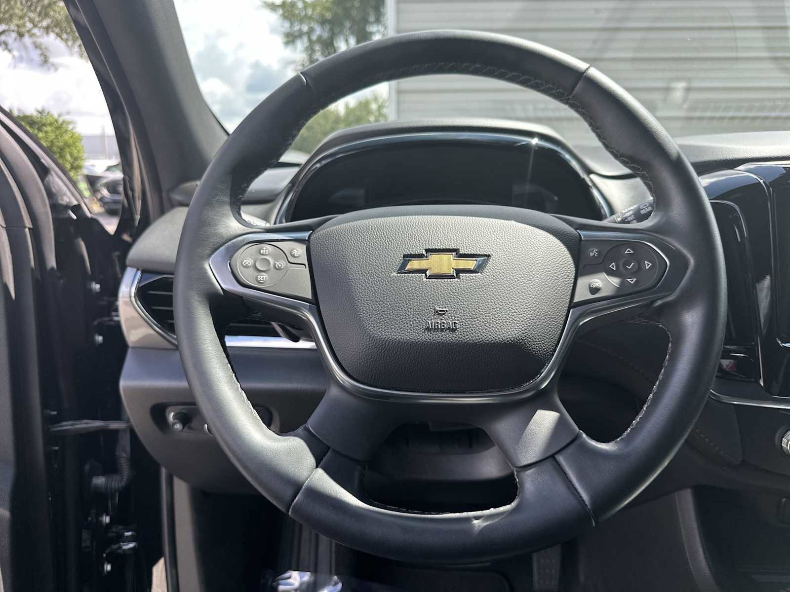 Used 2023 Chevrolet Traverse LT FWD image 20