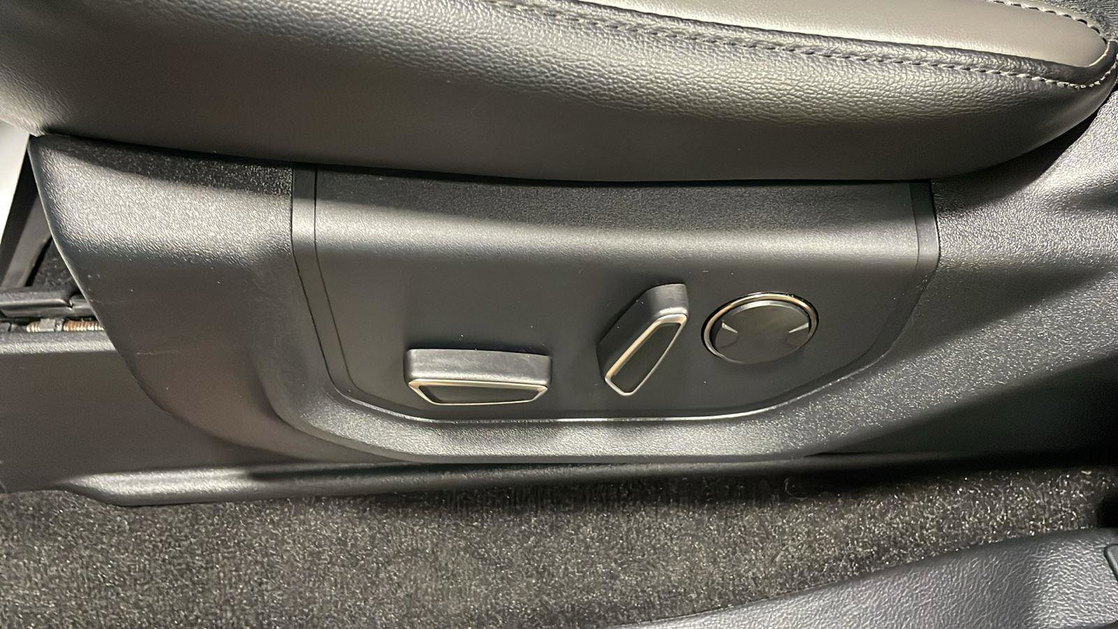 Used 2020 Ford F150 Raptor w/ Equipment Group 802A Luxury image 16