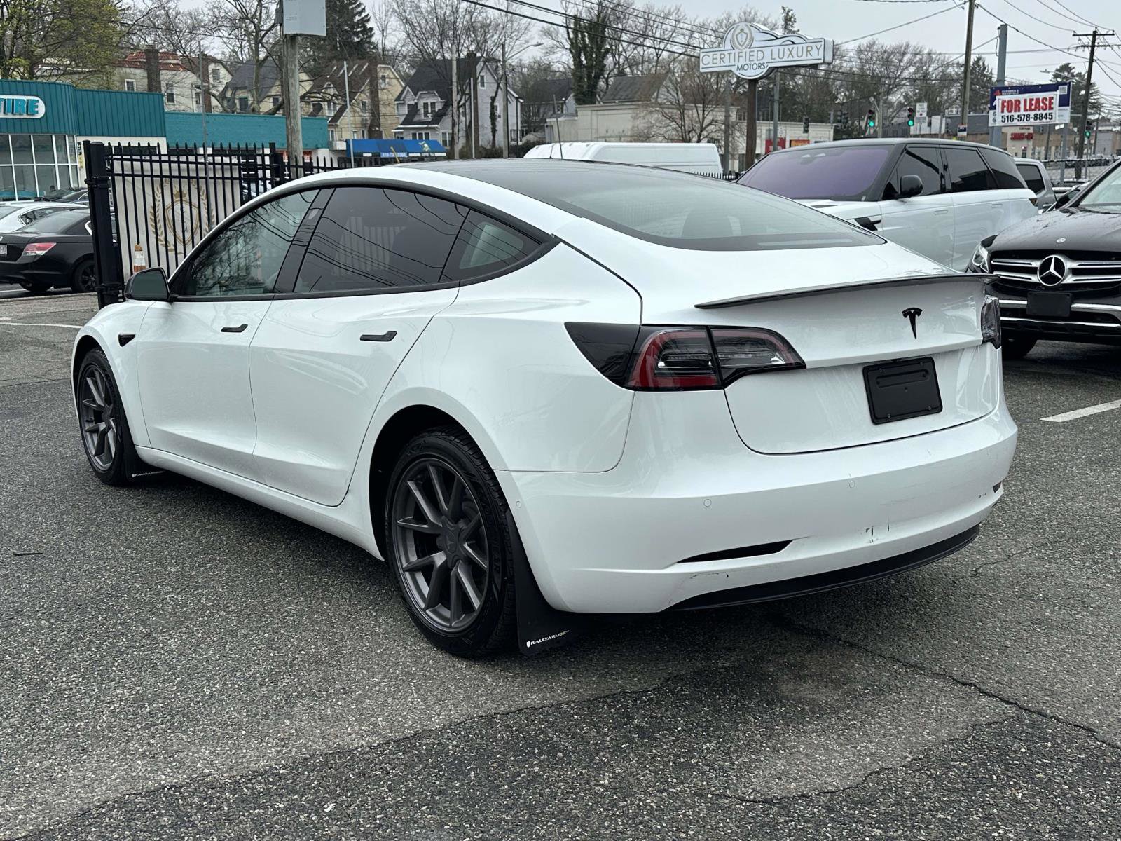 Used 2021 Tesla Model 3 Standard Range Plus RWD image 5