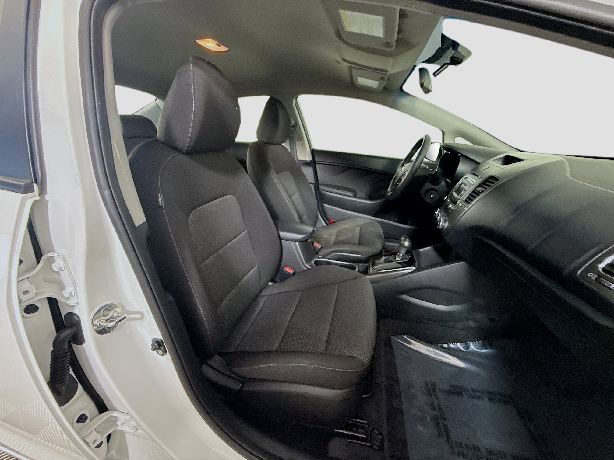 Used 2017 Kia Forte LX image 27