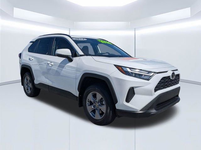 Used 2024 Toyota RAV4 XLE w/ Convenience Package FWD image 2