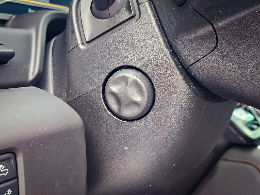 Certified 2024 GMC Sierra 1500 AT4 w/ Technology Package image 19