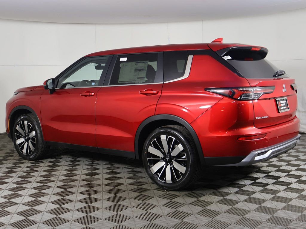 New 2026 Mitsubishi Outlander SE image 12
