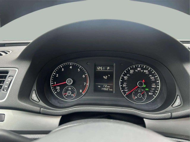 Used 2015 Volkswagen Passat 1.8T S image 9