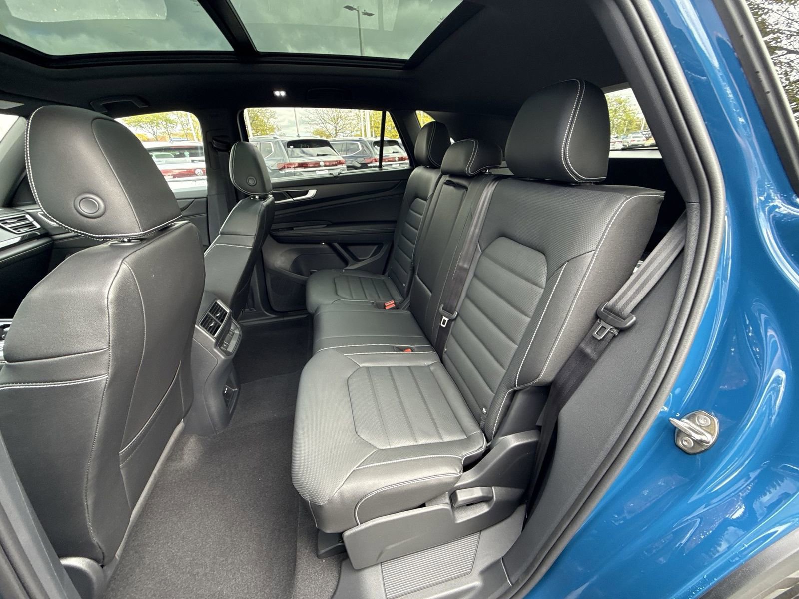 New 2026 Volkswagen Atlas Cross Sport SEL R-Line image 25