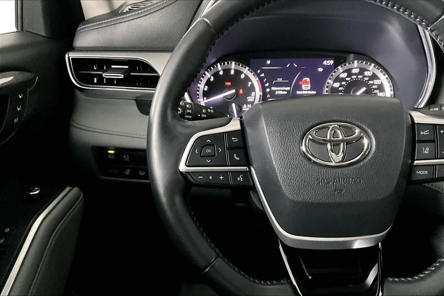 Used 2022 Toyota Highlander Platinum AWD/4WD image 24