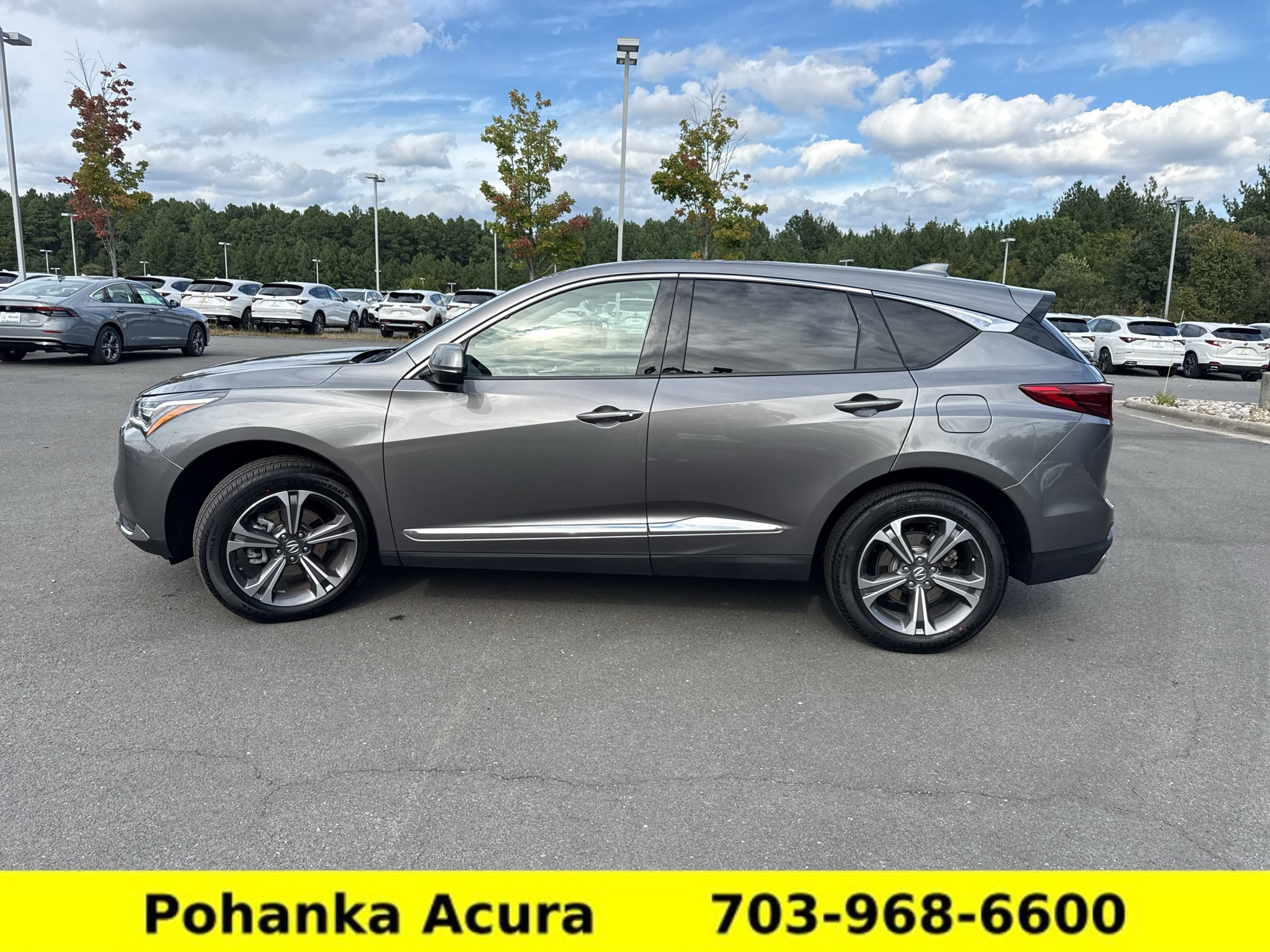 Used 2025 Acura RDX w/ Technology Package AWD/4WD image 4