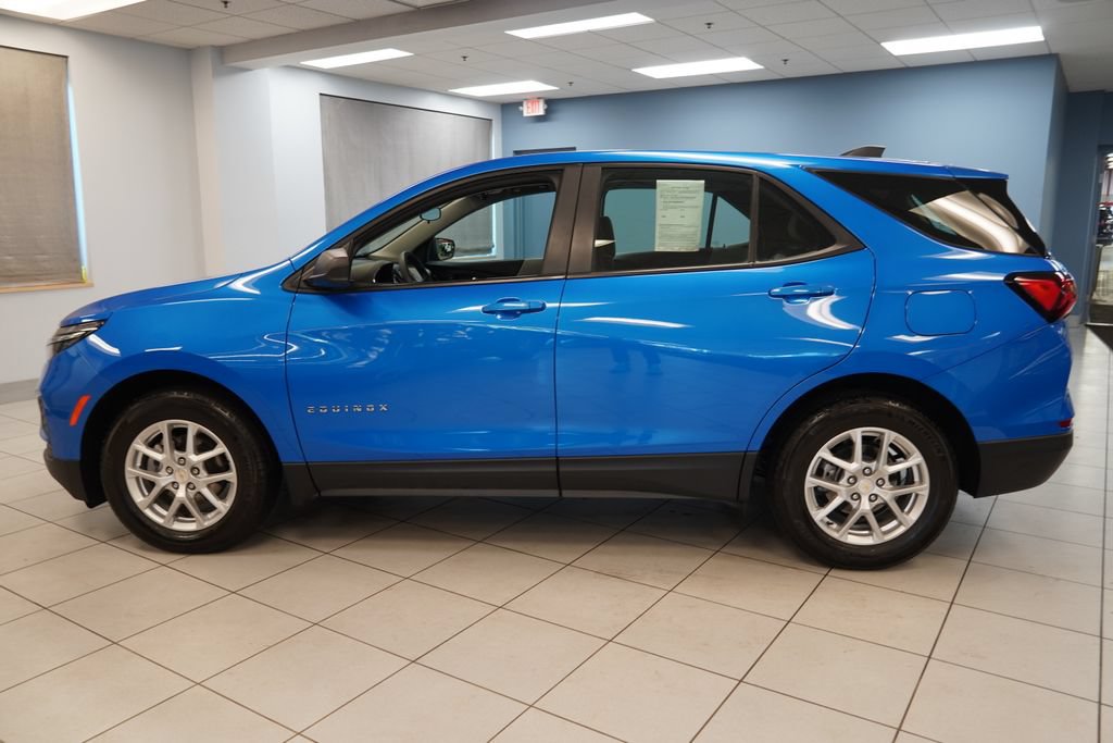 Used 2024 Chevrolet Equinox LS FWD image 2