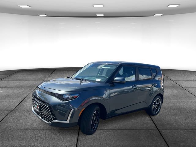 Used 2023 Kia Soul EX image 2