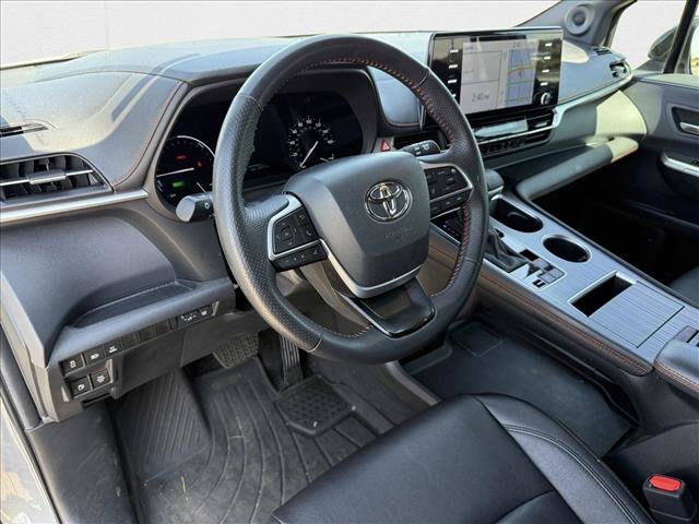 Used 2024 Toyota Sienna XSE image 11