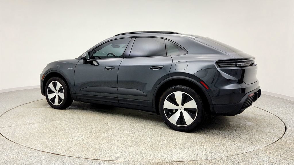 Used 2025 Porsche Macan 4 Electric AWD/4WD image 7