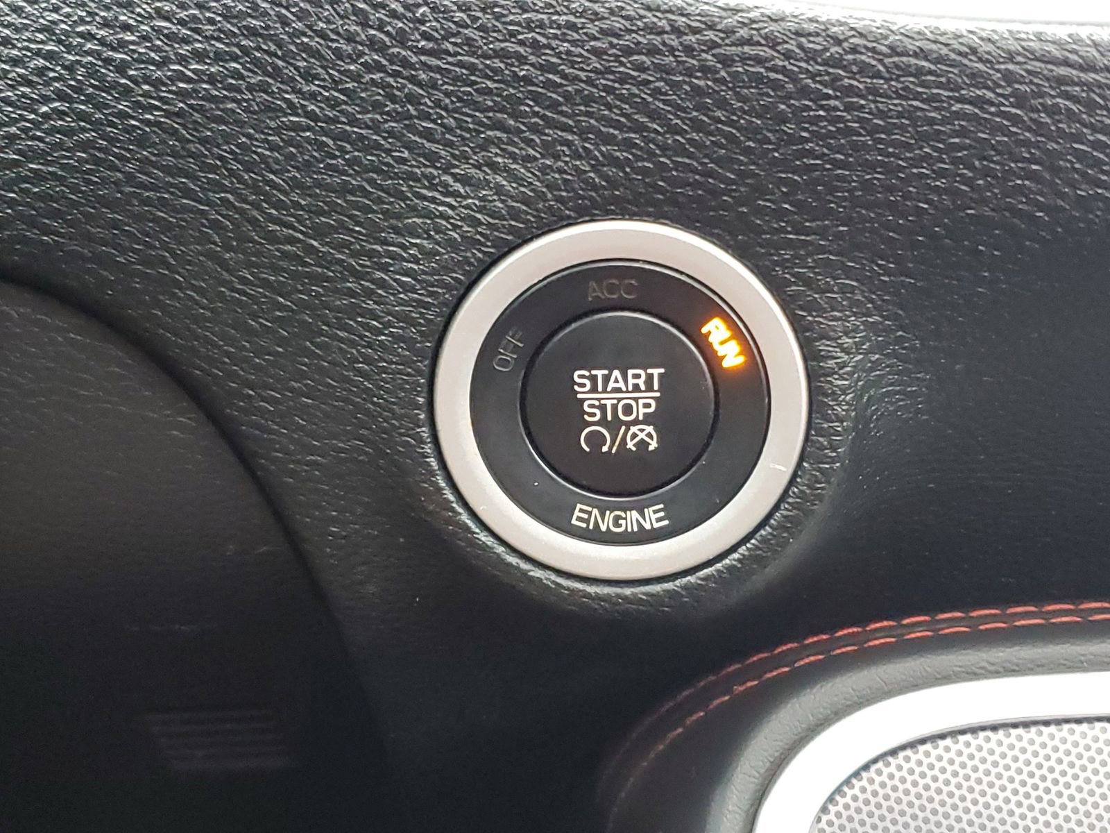 Used 2015 Dodge Challenger R/T Plus RWD image 23