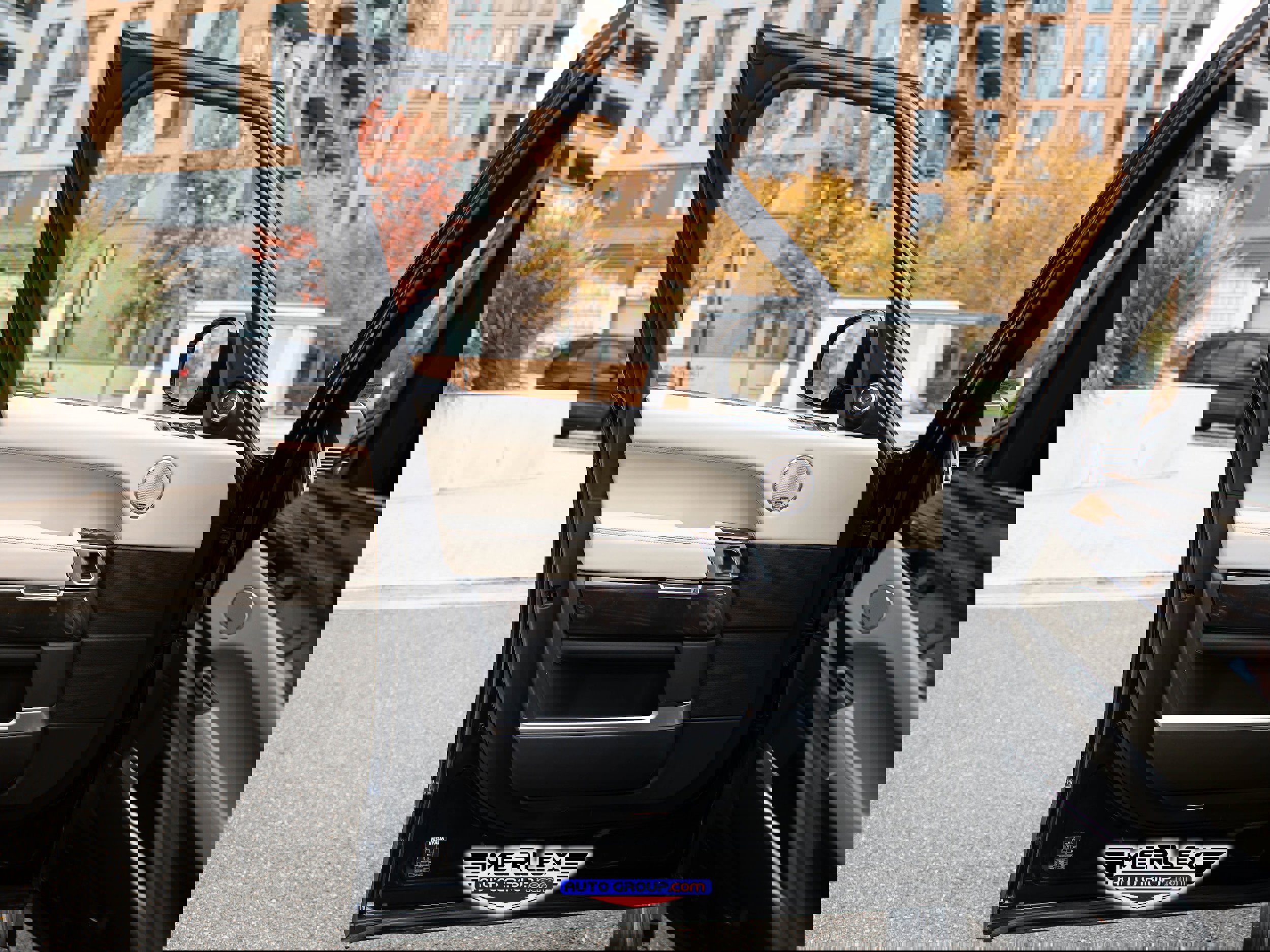 Used 2016 Land Rover Range Rover Autobiography image 45