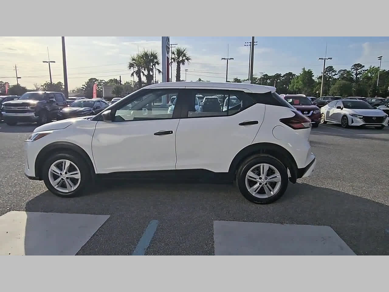 Used 2025 Nissan Kicks Play S image 25