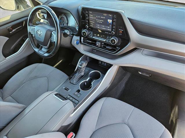 Used 2022 Toyota Highlander LE AWD/4WD image 26