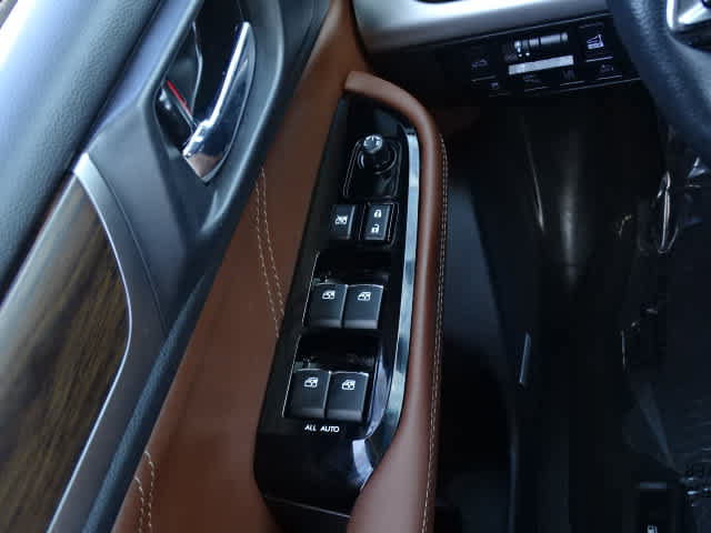 Used 2019 Subaru Outback 3.6R Touring w/ Popular Package #3A AWD/4WD image 37
