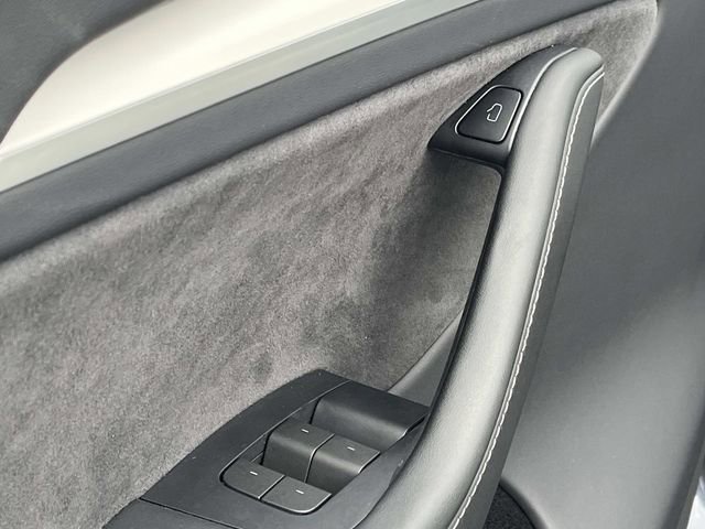 Used 2023 Tesla Model Y Long Range AWD/4WD image 24