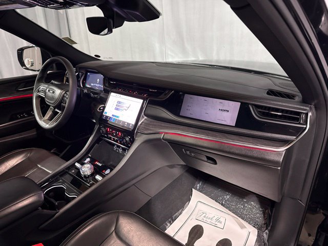 Used 2023 Jeep Grand Cherokee Overland AWD/4WD image 38