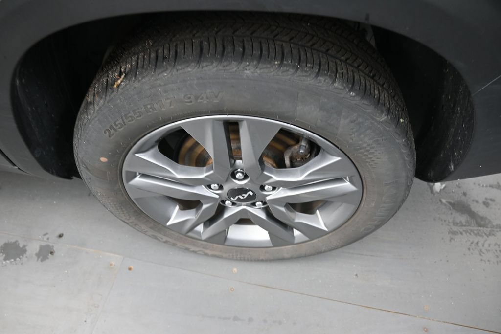 Certified 2023 Kia Seltos S w/ Navigation Package AWD/4WD image 9