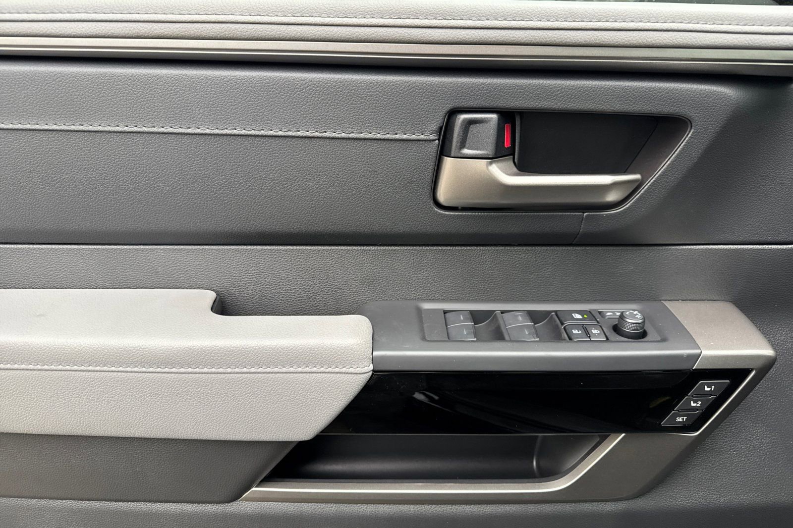 New 2025 Toyota Tundra Limited AWD/4WD image 11
