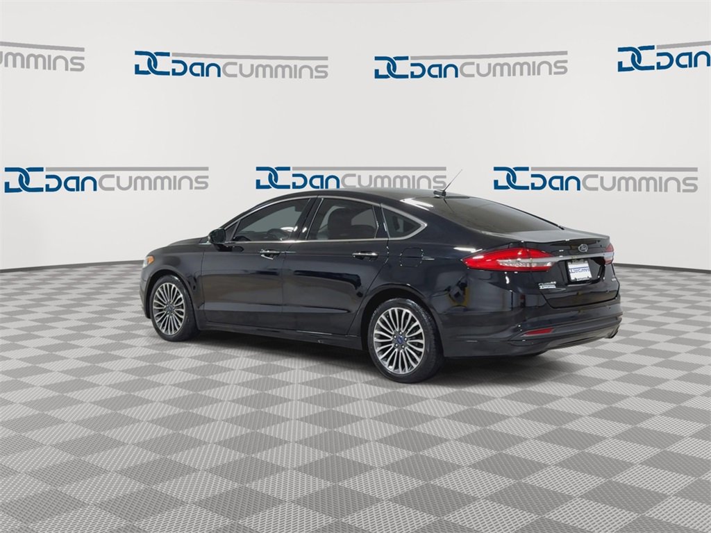 Used 2017 Ford Fusion SE w/ Fusion SE Technology Package image 6