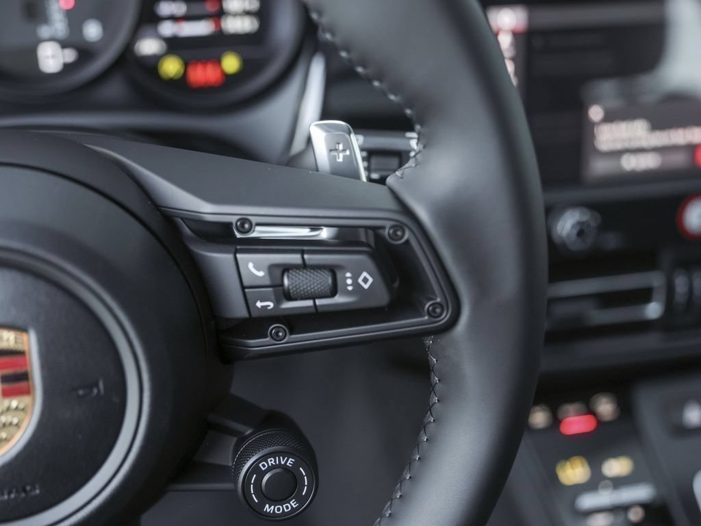 Certified 2026 Porsche Macan AWD/4WD image 18