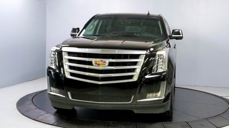 Used 2019 Cadillac Escalade Luxury image 2