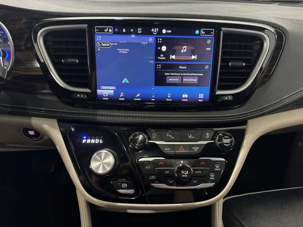 Used 2024 Chrysler Pacifica Limited FWD image 13