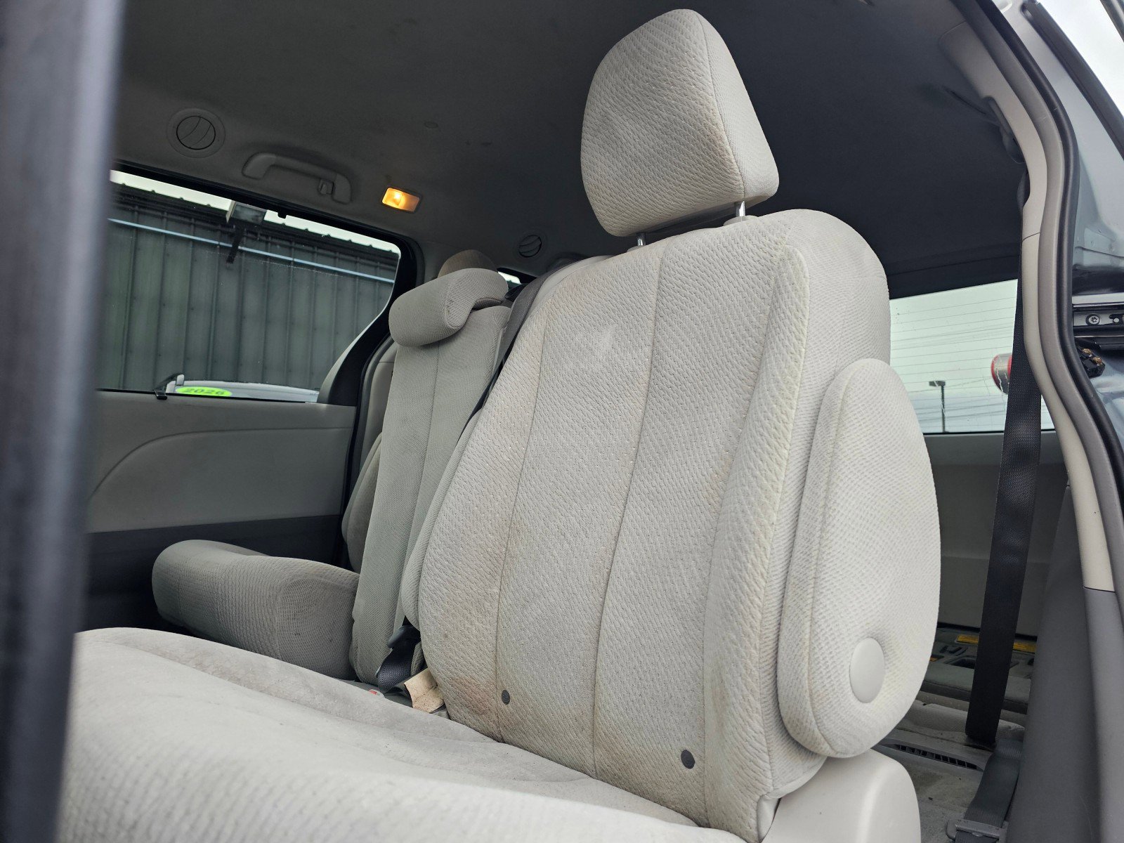 Used 2014 Toyota Sienna LE image 18