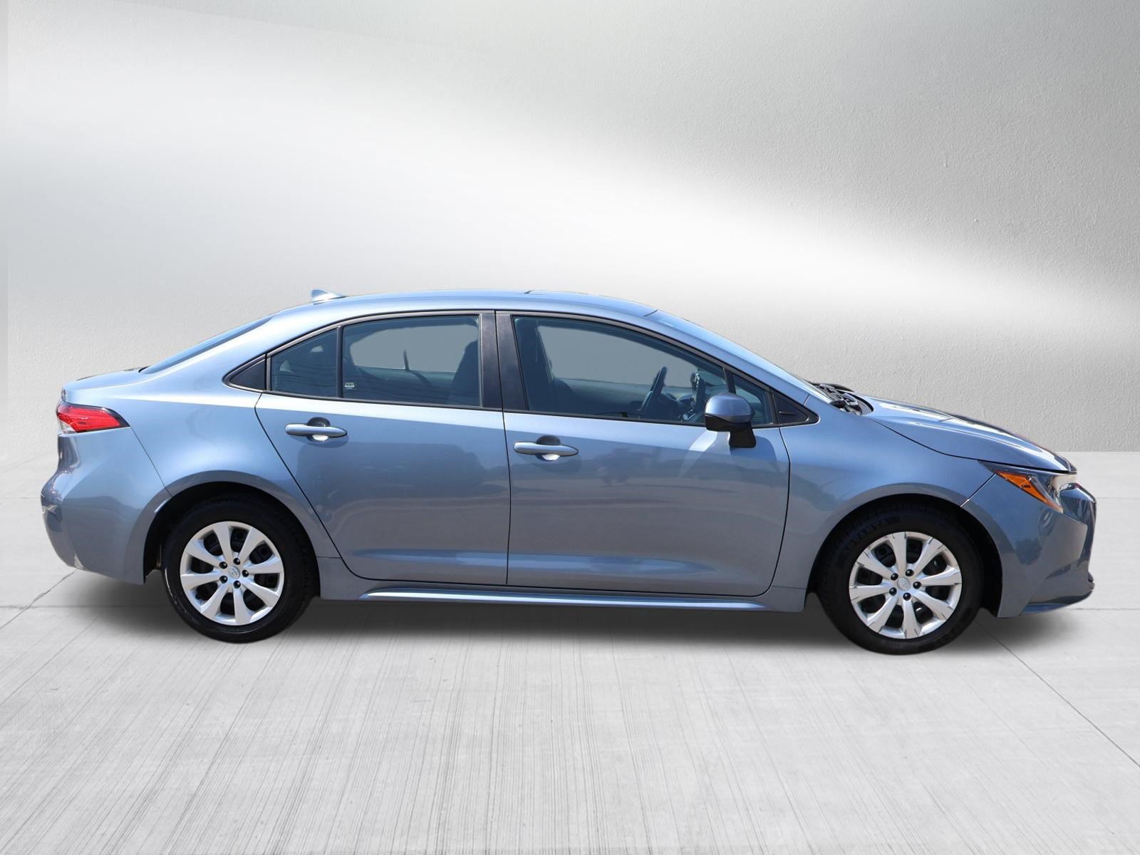 Used 2025 Toyota Corolla LE FWD image 6