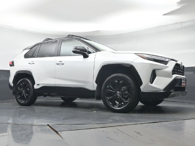 Certified 2025 Toyota RAV4 XSE w/ Weather Package AWD/4WD image 38
