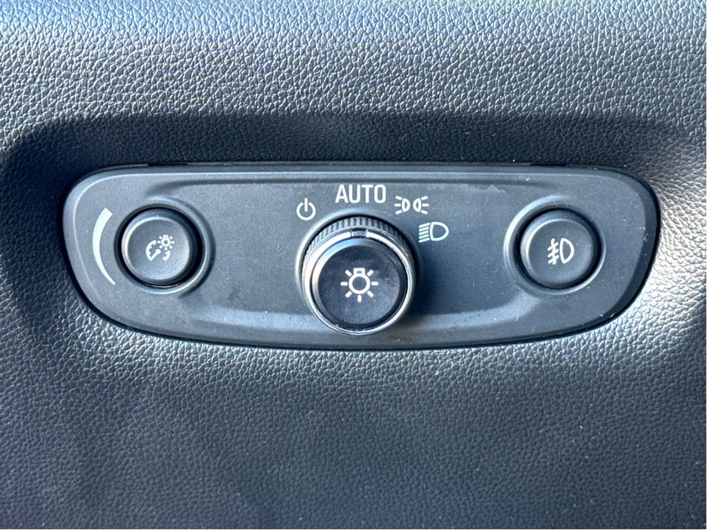 Used 2020 Chevrolet Traverse Premier FWD image 13