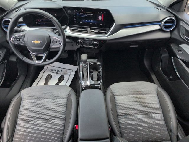 Used 2025 Chevrolet Trax LT w/ LT Convenience Package FWD image 25