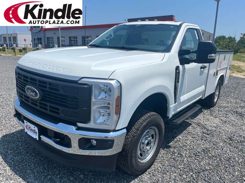 New 2025 Ford F250 XL w/ XL Chrome Package