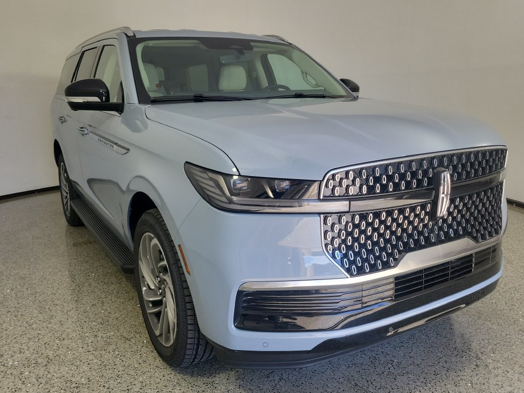 New 2027 Lincoln Navigator Premiere RWD image 29