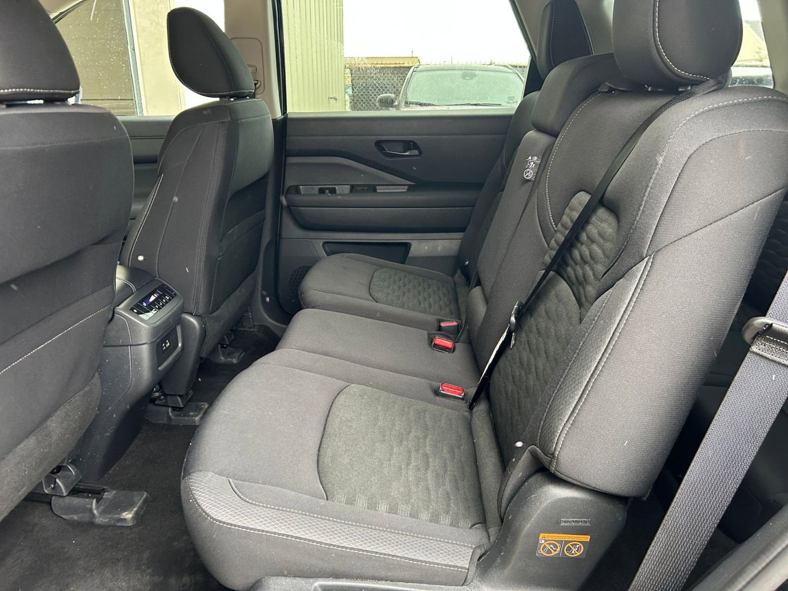 Used 2025 Nissan Pathfinder SV image 28