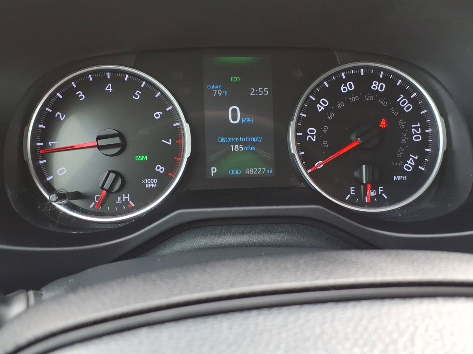 Used 2022 Toyota RAV4 XLE w/ Convenience Package FWD image 23