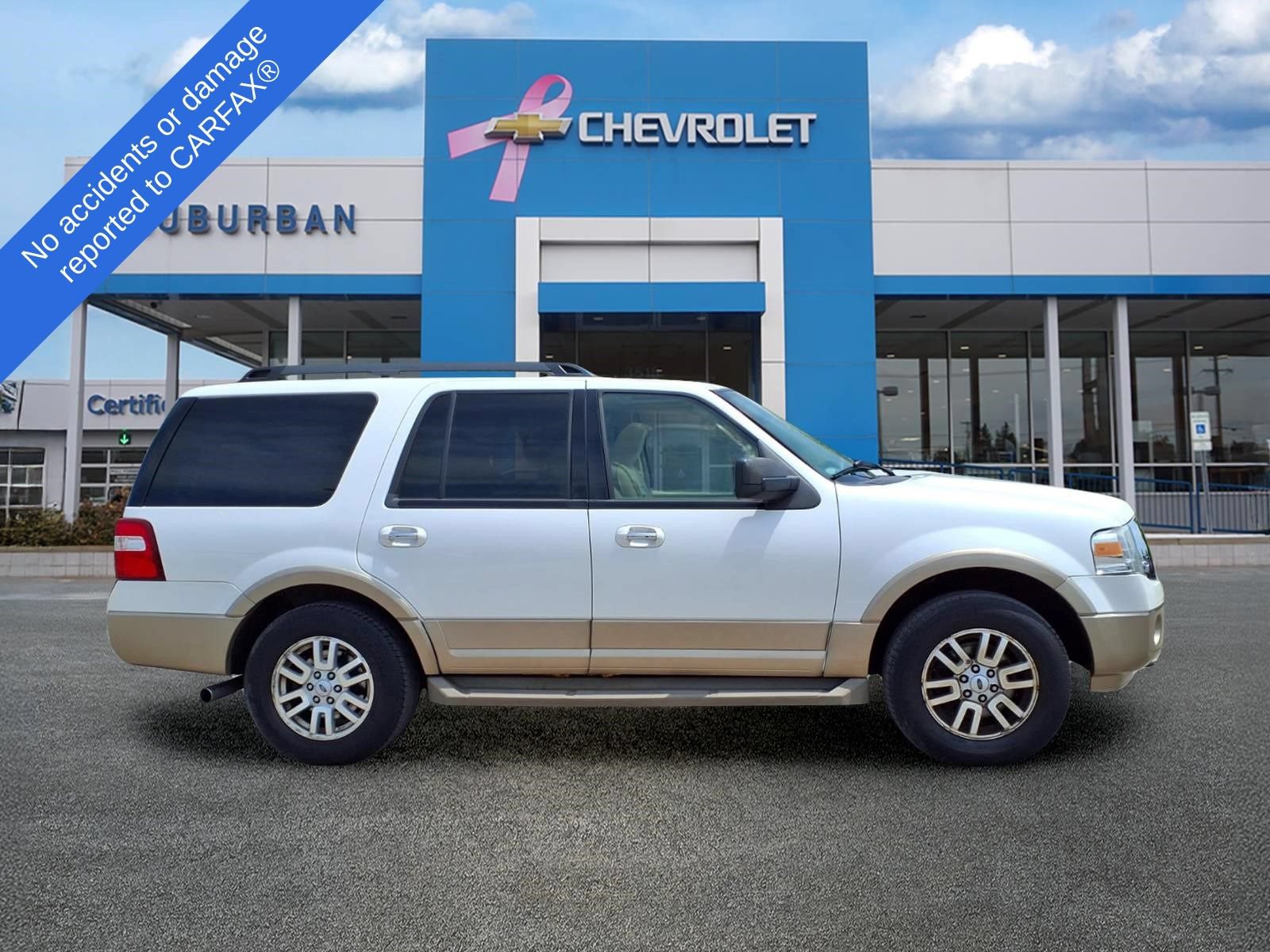 Used 2014 Ford Expedition XLT w/ Equipment Group 202A AWD/4WD image 4