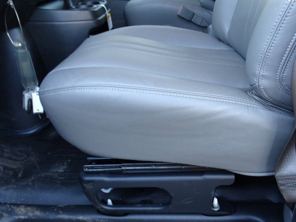 New 2025 Chevrolet Express 2500 Work Van w/ Driver Convenience Package image 18