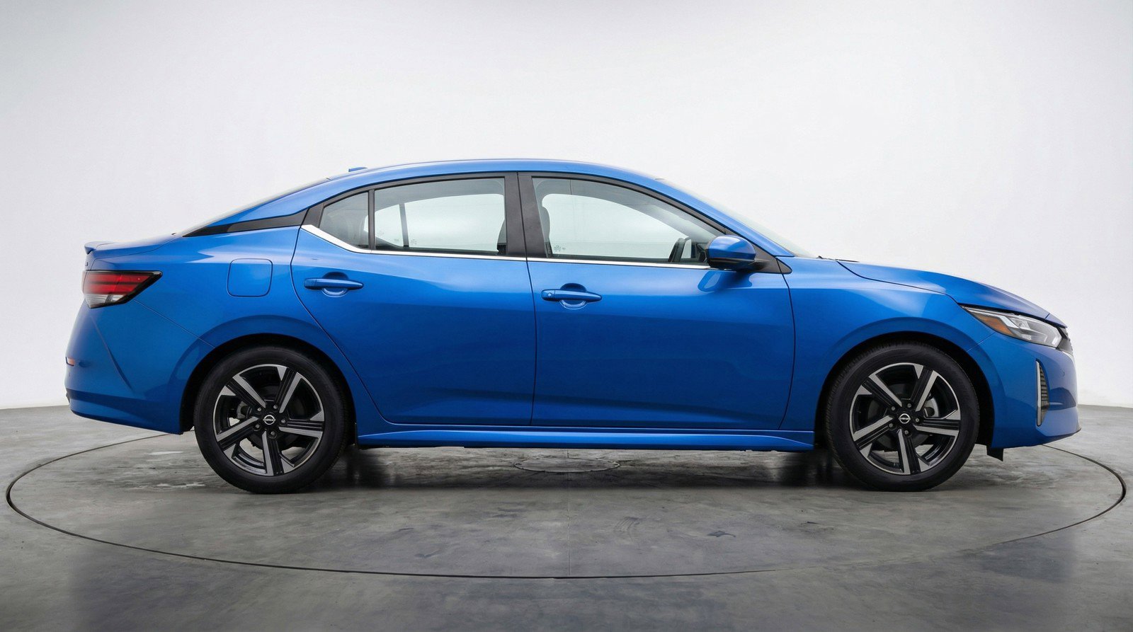 Used 2025 Nissan Sentra SV image 11