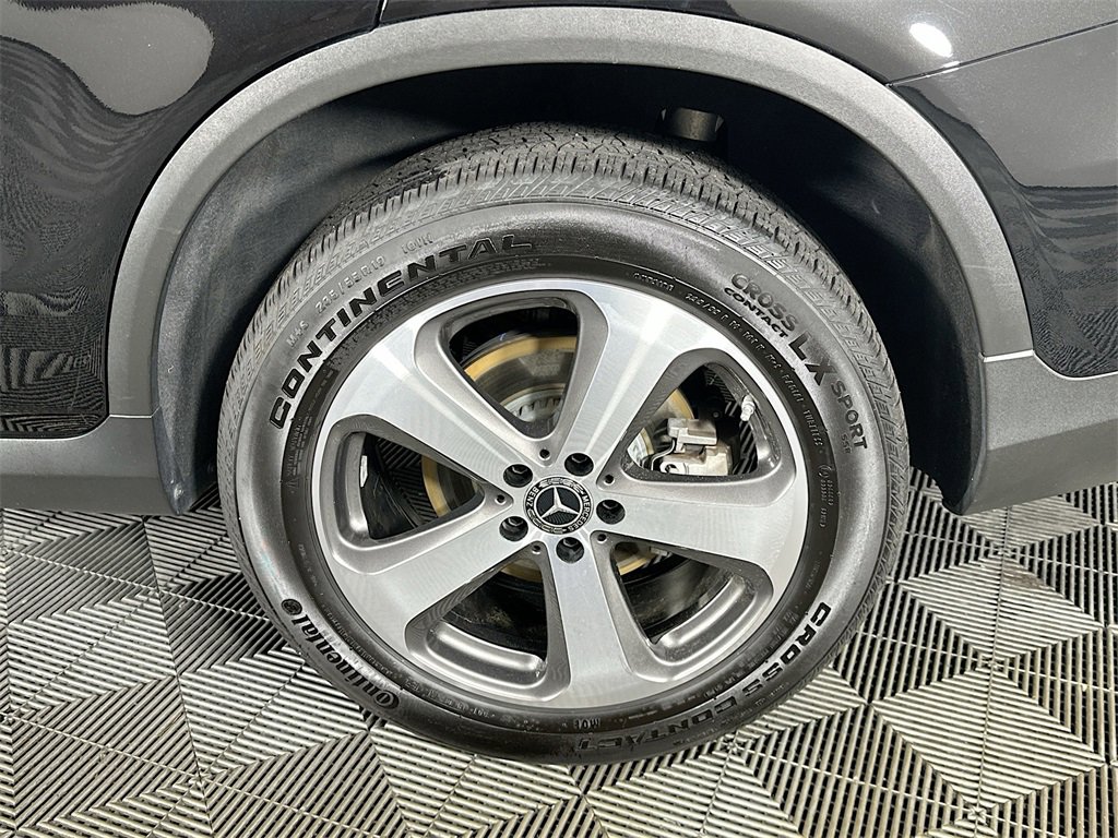 Used 2021 Mercedes-Benz GLC 300 4MATIC w/ Premium Package image 34