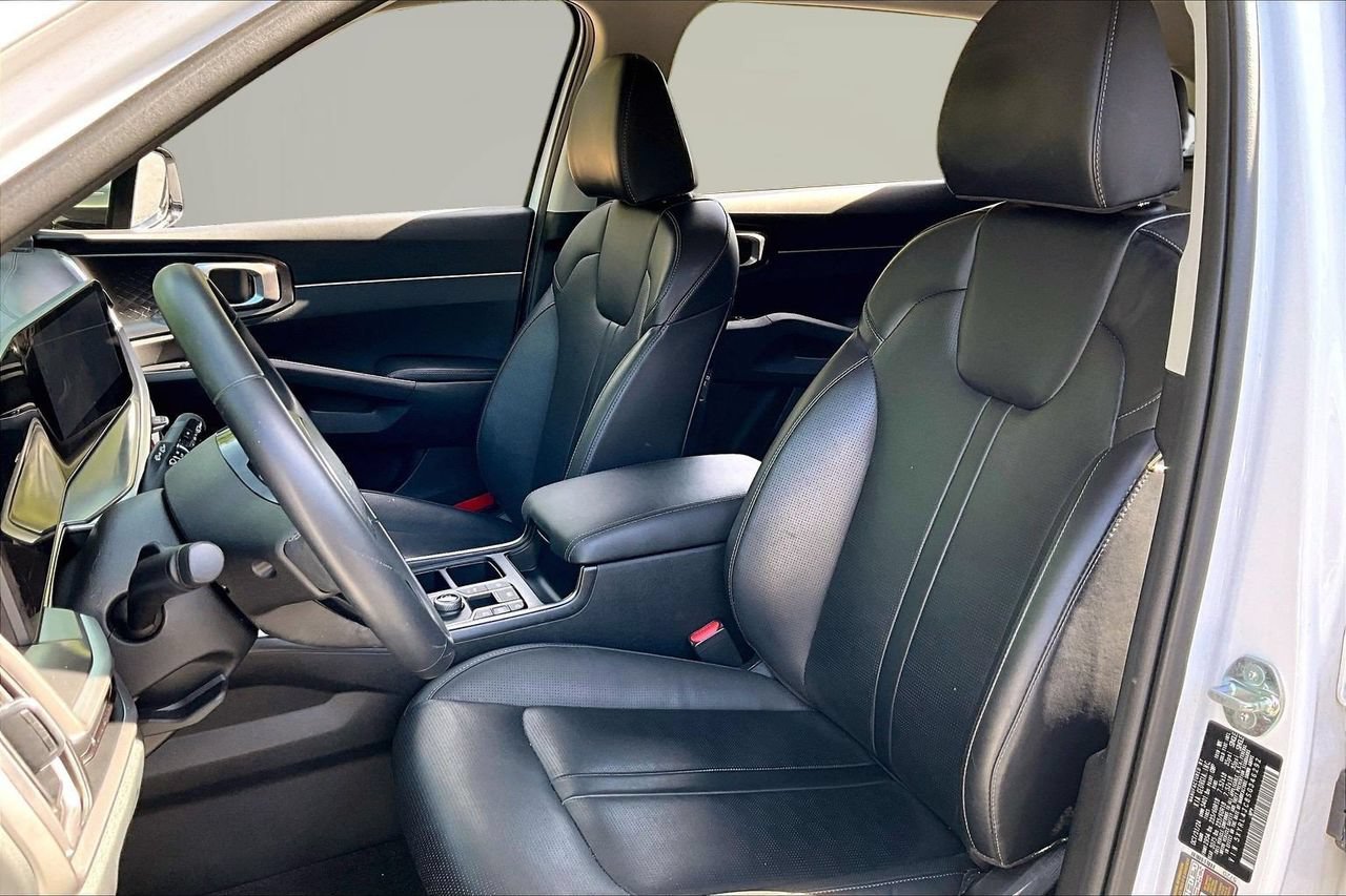 Used 2025 Kia Sorento S w/ Panoramic Sunroof Package FWD image 21