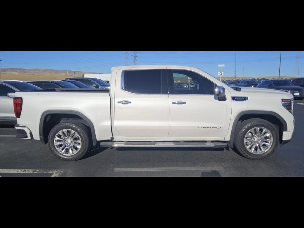 Used 2022 GMC Sierra 1500 Denali w/ Technology Package AWD/4WD image 9