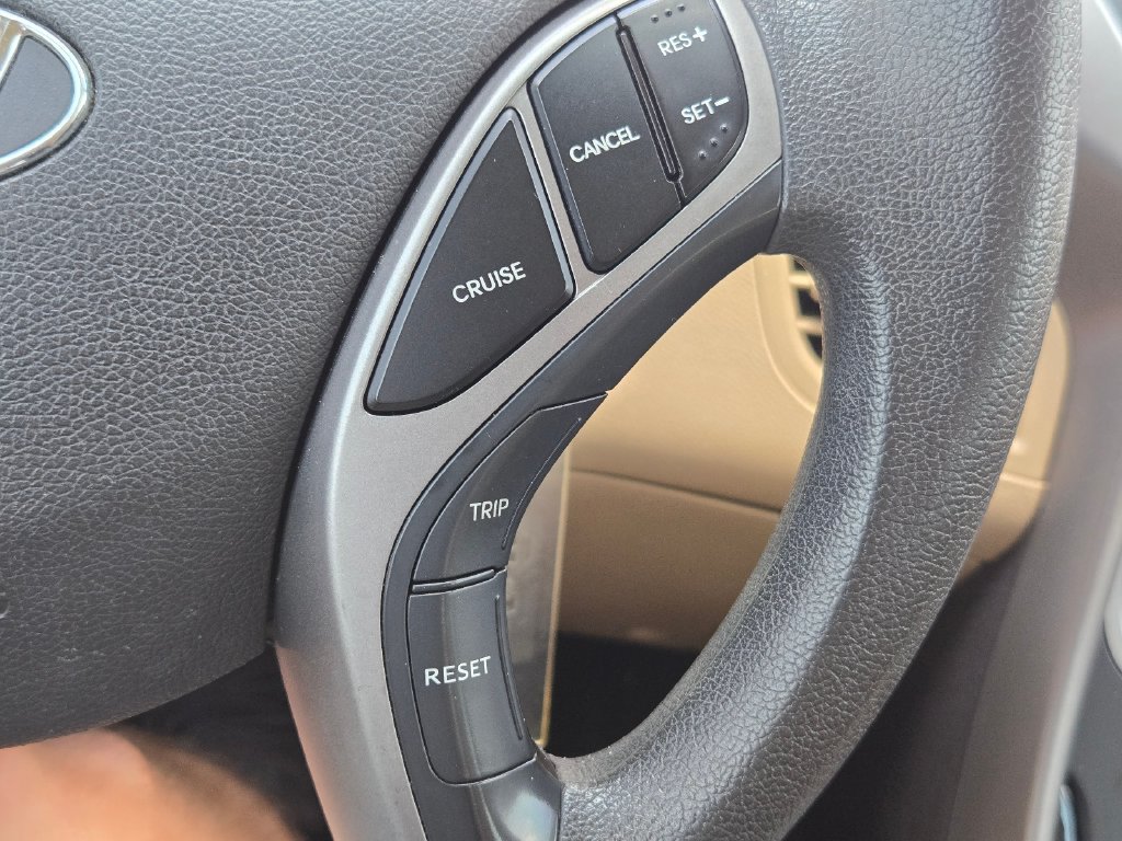 Used 2013 Hyundai Elantra GLS FWD image 15